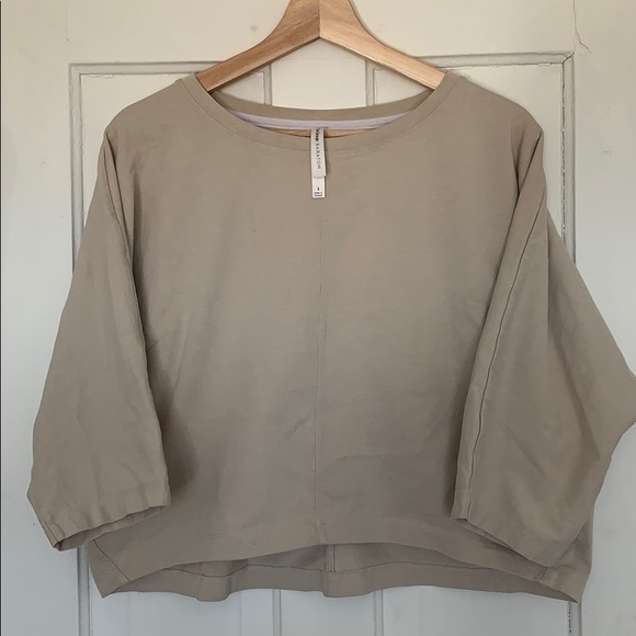 Aritzia Tops - Aritzia Babaton Foundation Crop T-Shirt